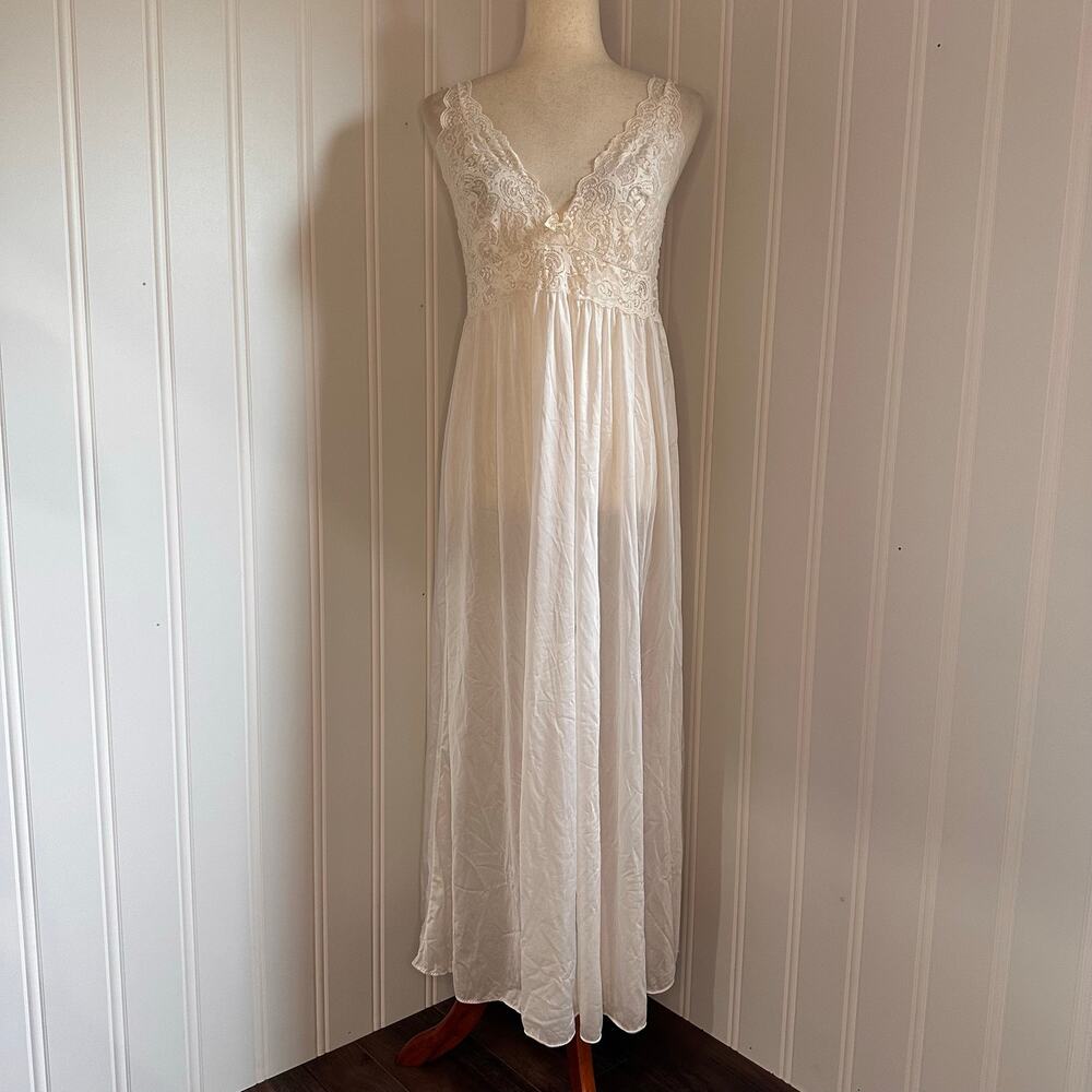 Vintage 90s/Y2K Cream Coquette Maxi Gown M